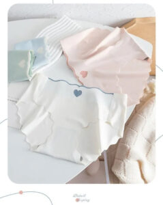 Seamless Ice Silk Cotton Underwear Triangle Mid-Waist Briefs Sweet Cute Summer Thin Pure Cotton Crotch Large Size Briefs seamless ice silk cotton underwear triangle mid waist briefs sweet cute summer thin pure cotton crotch large size briefs