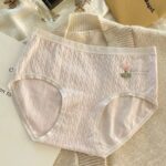 seamless pure cotton underwear for women breathable skin friendly floral patterned summer triangle panties middle waist design