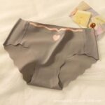 seamless ice silk cotton underwear triangle mid waist briefs sweet cute summer thin pure cotton crotch large size briefs
